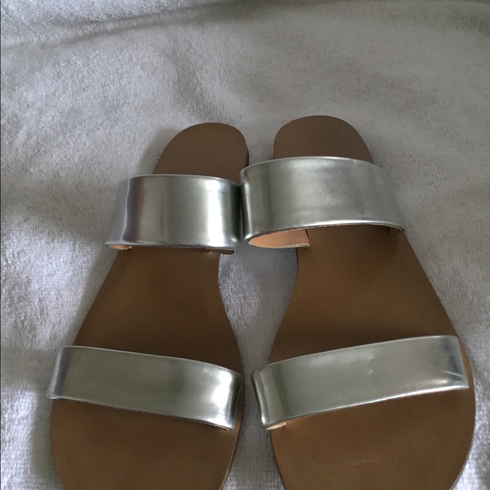 J crew women’s patent leather silver sandals size8